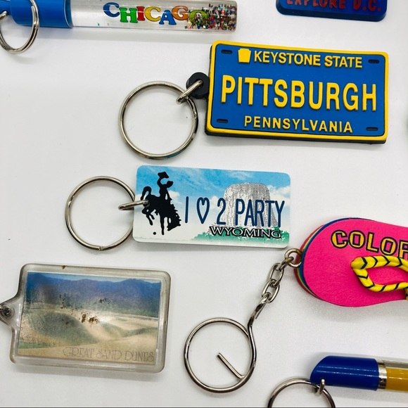 Vintage 90s | Travel Keychain Bundle - Picture 3 of 4